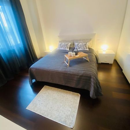 Central Apartment And Parking Verona Bagian luar foto