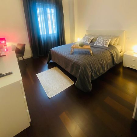 Central Apartment And Parking Verona Bagian luar foto