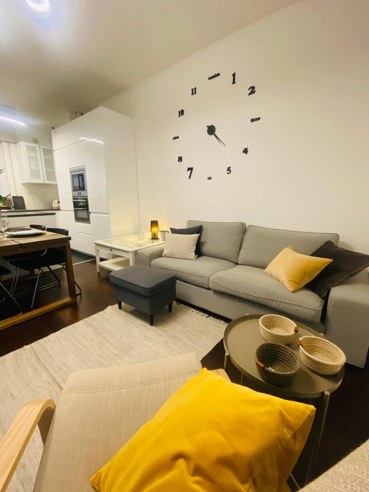 Central Apartment And Parking Verona Bagian luar foto