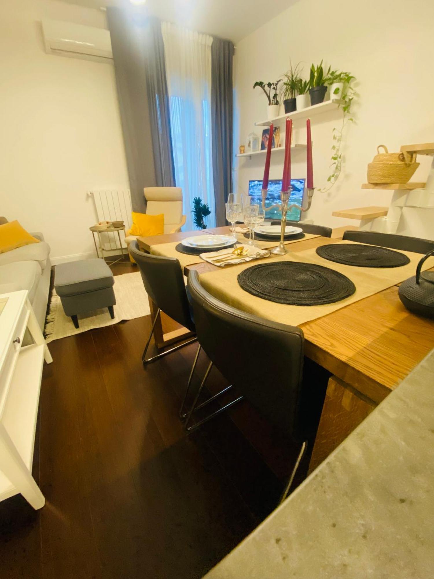 Central Apartment And Parking Verona Bagian luar foto